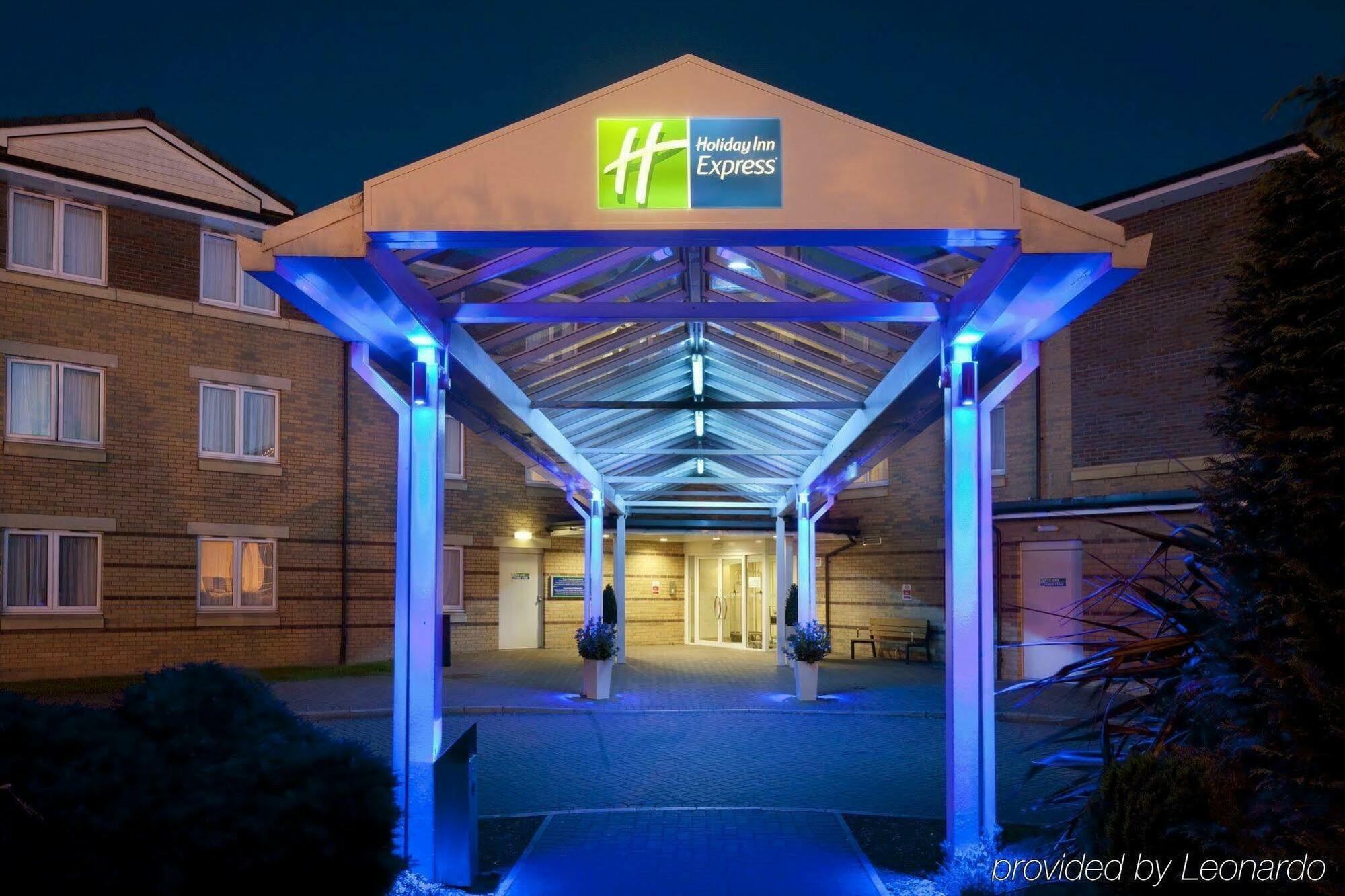 Holiday Inn Express Stirling, An Ihg Hotel Exterior foto
